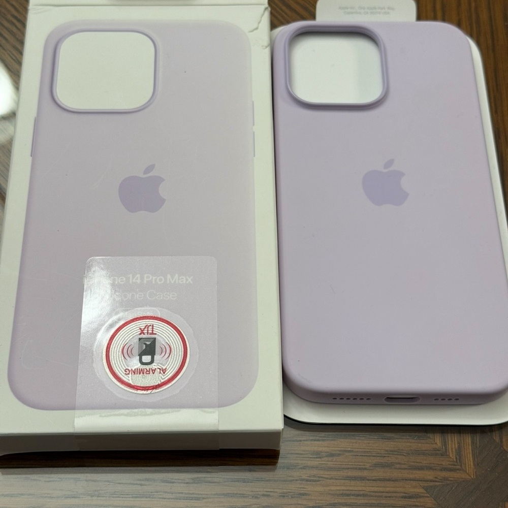 Apple iPhone 14 Pro Max Lavender Silicone Case